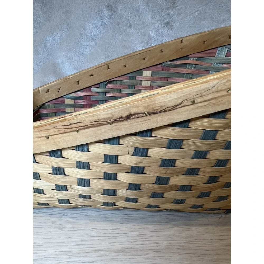 Karen Traub Originals Woven Basket 10x8x7 Tan Reds Greens Vintage 2000 LOVELY